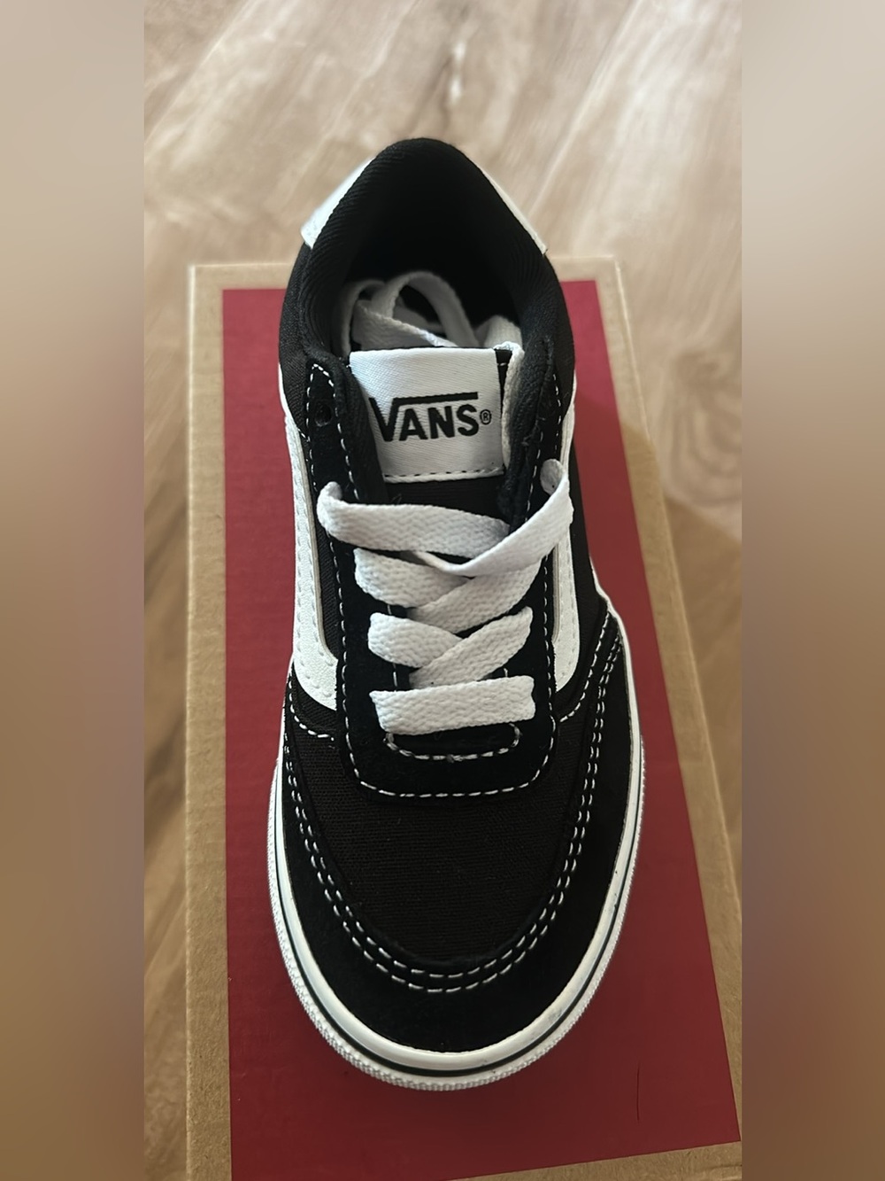 NEW WITH BOX VANS TODDLER SHOES US SIZE 11